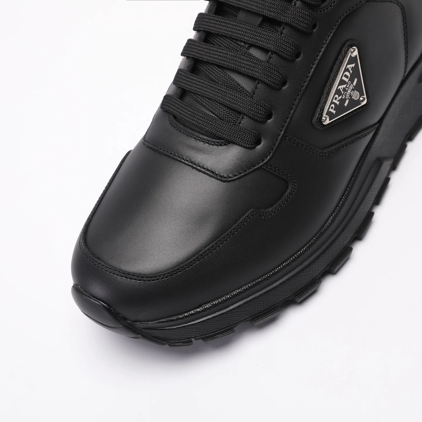 Batch 580 [PRADA] Men's shoes are popular in the counter, official website synchronization, high-quality shipments. Fabric: original cowhide with snakeskin. Lining: cowhide feet + cowhide lining. Outsole: original TPU + foam. Size: 38-46
